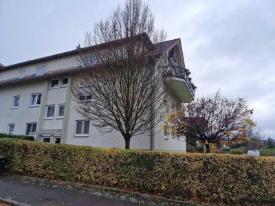 bezugsfreie Dachgeschoss Maisonette-Wohnung mit Stellplatz