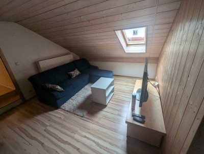 Schöne 2,5-Zimmer-Dachgeschosswohnung in Loiching