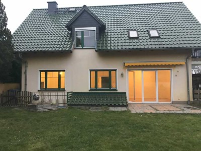 3-Zimmer-Wohnung mit 200qm Garten, EBK und Terrasse in Schönefeld