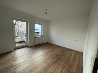 FREI! Renoviert - Balkon - Ohne Provision!