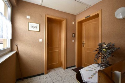 Zwei Generationen in einem Haus? Wie finden Sie das?