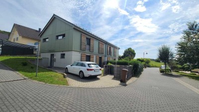 Freistehendes Einfamilienhaus  mit weitläufigem Garten