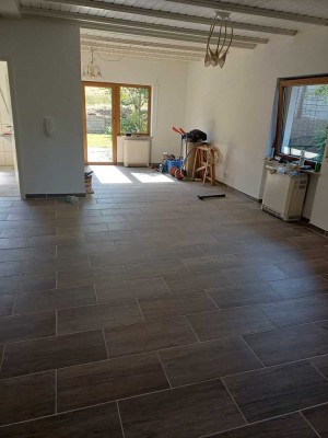 Loftähnliche 2-Zimmer-Terrassenwohnung in Waldbrunn
