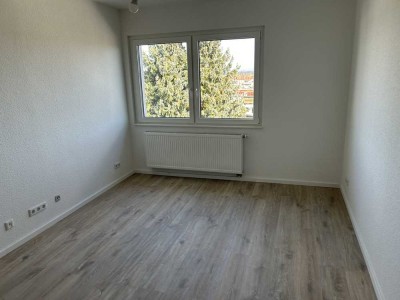 *Erstbezug nach Sanierung* Moderne 2 ZKB mit Balkon nähe Friedberger HBF zu vermieten