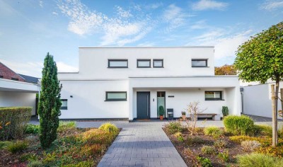 Bauhaus trifft Natur: Puristische Eleganz in Waldrandlage