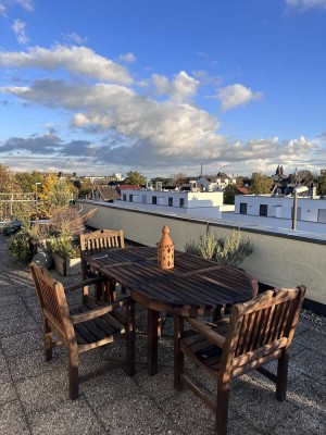 Geschmackvolle 3-Raum-Penthouse-Wohnung mit lux. Innenausstattung mit Balkon und EBK in Wesseling