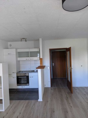 1-Zimmer-Wohnung mit Balkon und Hallenbad im Haus