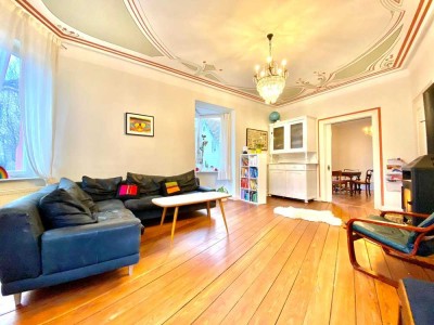 Große Altbauwohnung in gemütliches Mehrfamilienhaus