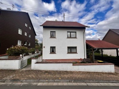 Charmantes Einfamilienhaus mit sehr schönem Garten in Riegelsberg