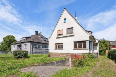 Kernsanierungsbedürftiges Einfamilienhaus mit großem Grundstück in Andernach