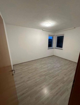 Moderne 3-Zimmer Erdgeschosswohnung mit Terrasse