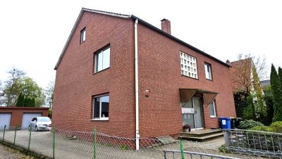 0 % Käuferprovision! Geräumiges 2 Familienhaus mit super aufgeteilten u. hellen Wohnungen!