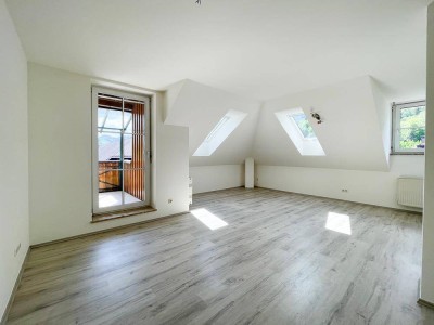 Helle 2 Zi.-Wohnung mit überdachter Terrasse und TG-Stellplatz