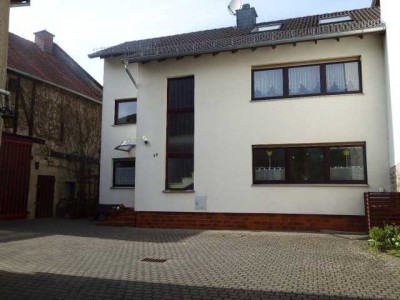 Suchen Sie ein Haus mit wenig Grundstück, dennoch mit Flair? Hier sind Sie richtig!