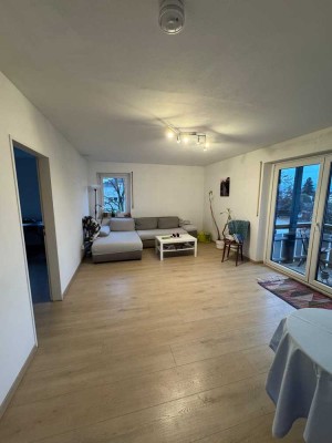 2 Zimmer, Bad, Kü.,  mit Balkon und TG-Stellplatz