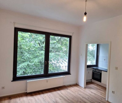 Helle 2,5-Zimmer-Wohnung mit Einbauküche, eigener Waschmaschine und Parkplatz