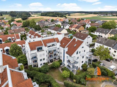 IMMOSPACE *** LICHTDURCHFLUTETE DACHGESCHOSS-WOHNUNG, XXL-BALKON UND TG-PLATZ ***