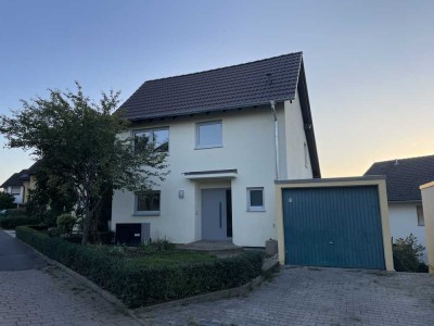 Neuwertiges Reihenmittelhaus mit 5 Zimmern in Weikersheim