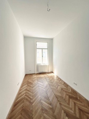 Südausrichtung mit absoluter Ruhelage im Innenhof! 2-Zimmer-Altbau-Wohnung mit elegantem Charme!