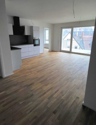Neubau KL-Innenstadt: 4-Zimmerwohnung mit Balkon, EBK und Carport