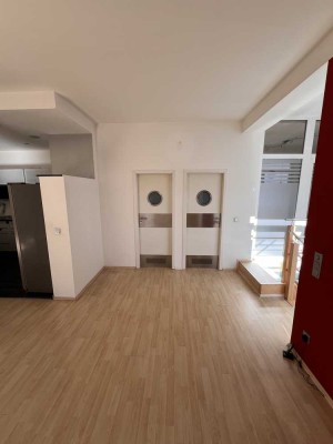 Einzigartige Haus in Haus Wohneinheit mit Loft Charakter