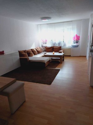 Exklusive 3-Zimmer-Erdgeschosswohnung mit Balkon in Magstadt