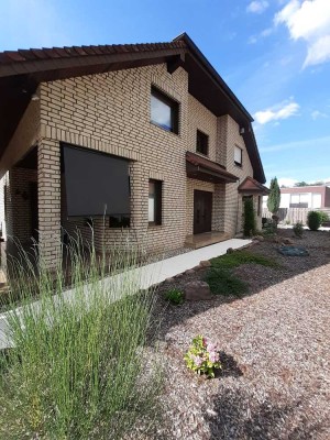 Luxuriöses Einfamilienhaus mit Pool im besonderen modernen Landhausstil