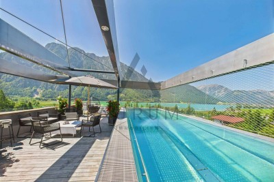Terrassenvilla mit Infinity Pool, zwei zusätzlichen Wohneinheiten und Panoramablick über dem Achensee