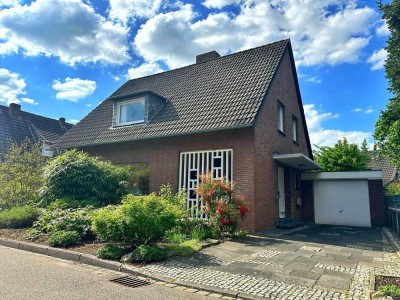 von privat: freistehendes Einfamilienhaus in bester Lage von St.Tönis
