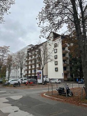Helle 3-Zimmer Wohnung mit Balkon im 5. OG in Mannheim