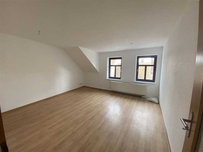 Wurzen* helle 2 Zimmer-DG-Whg. in Zentraler Lage*  2 gr. Zimmer*  Wannenbad* sep. Küche