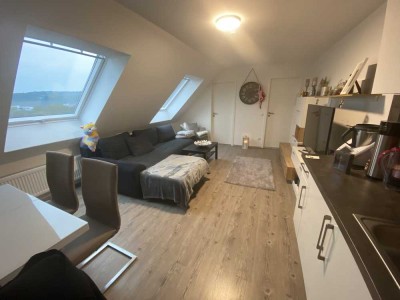 Exklusive, freundliche 2-Zimmer-Wohnung mit EBK