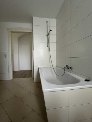 Erstbezug nach Sanierung - Großzügige 4-Raumwohnung in Zwickau-Nord