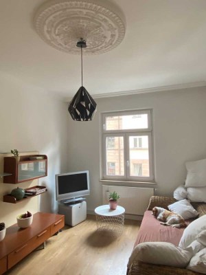 WG geeignet: 6-Zimmer-Wohnung mit Tageslicht-Wannenbad und 2 Balkone im Herzen von St. Johannis