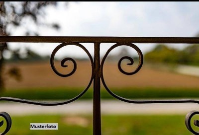 Zwei Einfamilienhäuser mit Terrasse