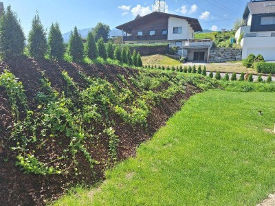 IBK-NATTERS: Idyllische 4 Zimmer Gartenwohnung mit Kellerraum und 2 Carport AAP in ruhiger, sonniger Lage!