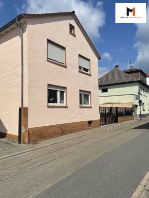 Charmante Doppelhaushälfte mit Garten & Garage in ruhiger, zentraler Lage von Hockenheim