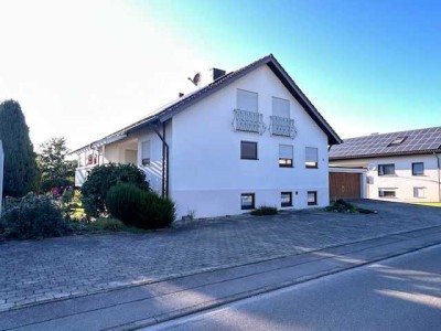 Gepflegtes 3 Familienhaus mit weiteren Ausbaupotenzial... ideal für Eigennützer und/ oder Anleger