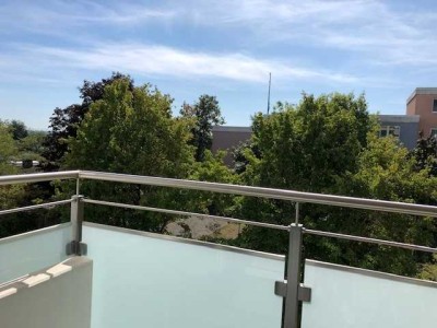 Modernisierte Wohnung mit Einbauküche und Balkon: stilvolle 2-Zimmer-Wohnung in Mainz-Finthen