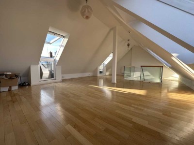 Von Privat! Exklusive elegante Maisonette-Wohnung, 3 Balkone, 3 Min. zum Museumsufer, EBK, Gäste-WC