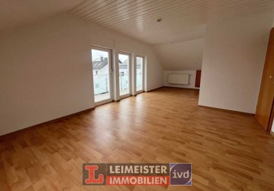 Ruhige teilrenovierte 3-Zi.-Wohnung mit SONNIGEM BALKON & BLICK INS GRÜNE