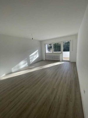 Schöne, helle 2-Zimmer Wohnung mit sonnigem Balkon