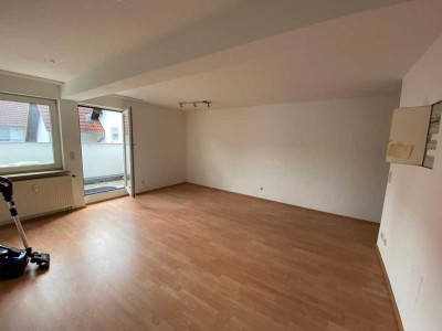 3-Zimmer Wohnung mit Südbalkon und ein Duplex Garagenstellplatz frei ab 01.07.2025
