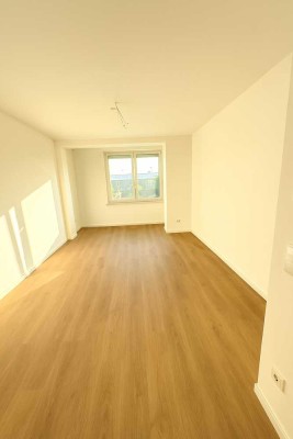 Erstbezug nach Kernsanierung: Moderne 2-Zimmer-Wohnung mit Privatparkplatz in Bielefeld Brackwede