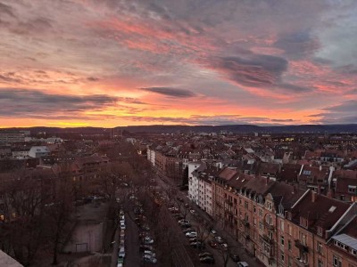 Renovierte Helle 3- Zimmer Wohnung, 78qm, Balkon & EBK - Top Lage in KA