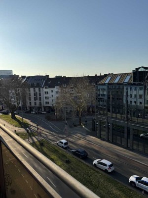 Zentrale, helle, gut geschnittene 2 Zimmer Wohnung