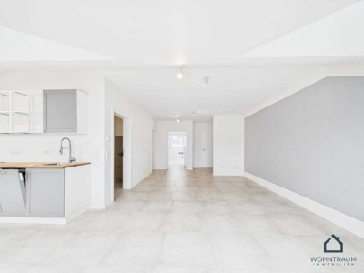 Nur kurz verfügbar: Stilvolle 2,5-Zimmer-Dachwohnung mit Loggia & Garten in Neuried