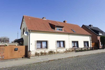 Einfamilienhaus mit Wintergarten, Garage, Garten, in ruhiger Lage von Goldbeck