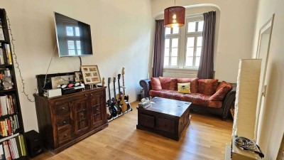 Charmante Altbauwohnung in bester Lage am Schlossplatz – Möbliert & All-Inclusive