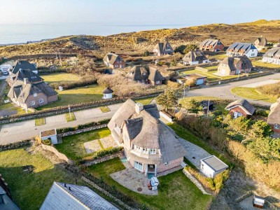 Refugium unter Reet
DHH in Toplage von Wenningstedt-
Genehmigte Ferienvermietung!